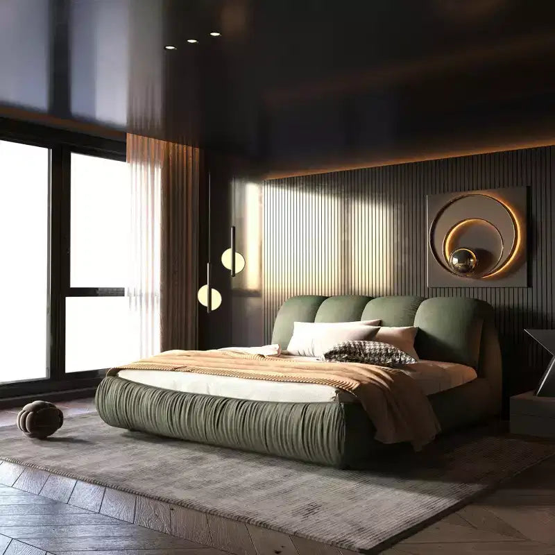 Letto a piattaforma lussuoso queen-size rivestito in tessuto con testiera imbottita oversize e struttura in legno massello, verde