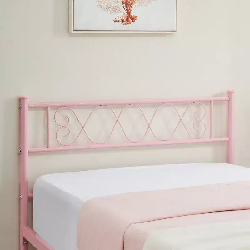 Struttura letto matrimoniale in metallo, con testiera e pediera, design classico in ferro battuto